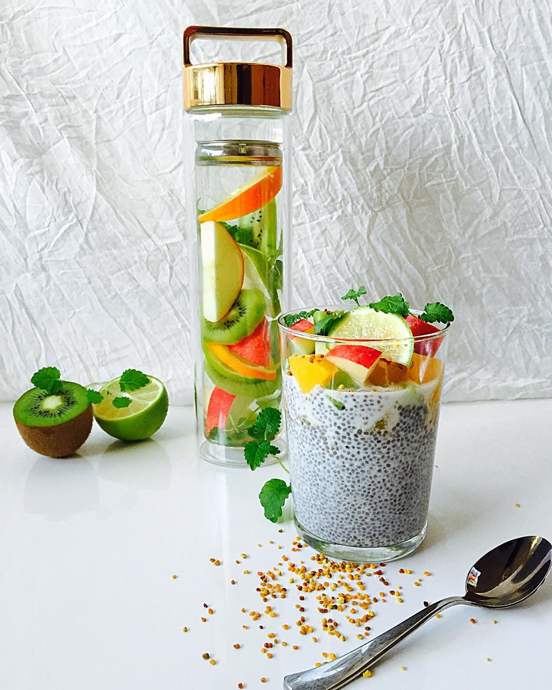 Apple, Kiwi, Wild Mint & Orange Detox Water // @amandadorothea