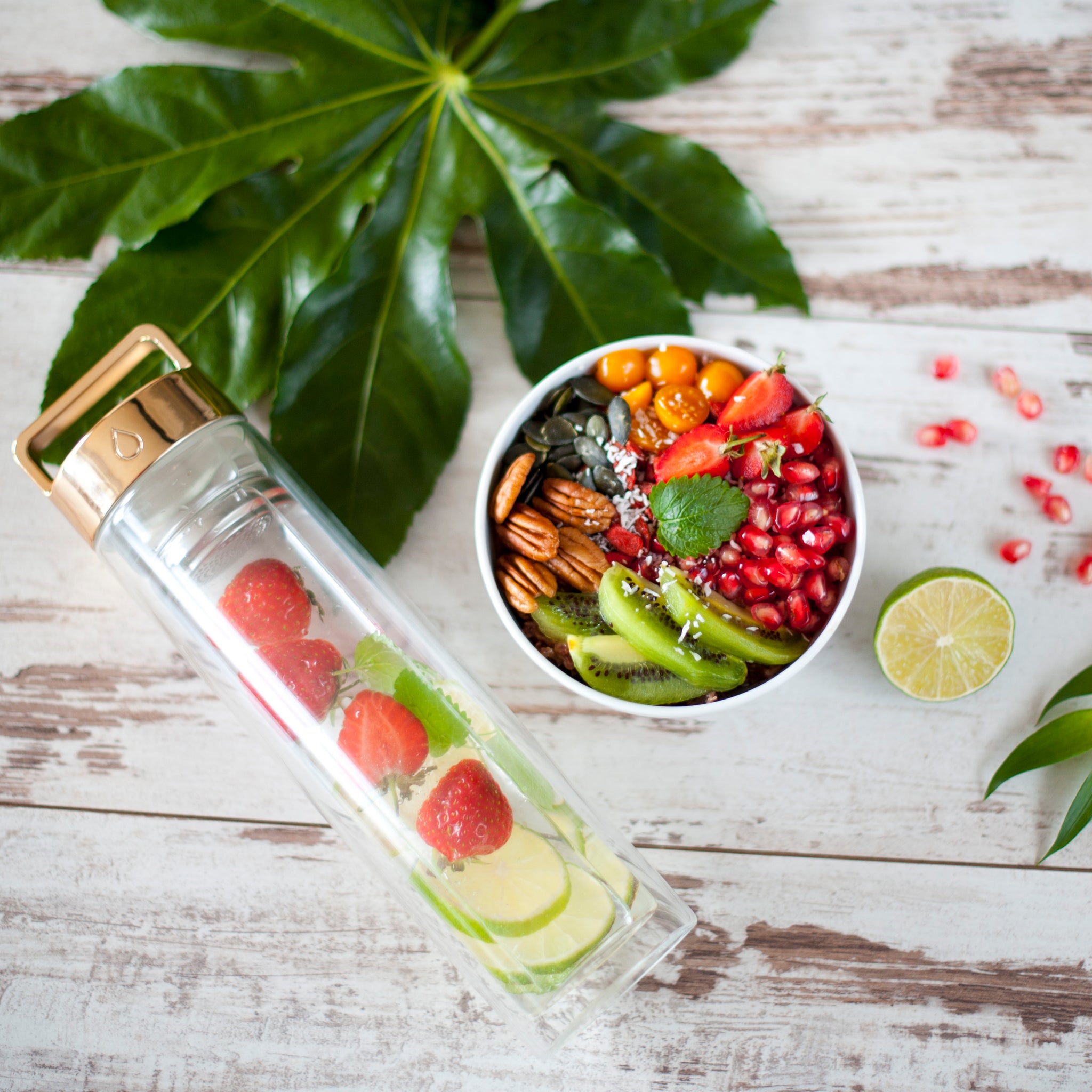 Strawberry, Lime & Wild Mint Detox Water // @_tasteoflife_