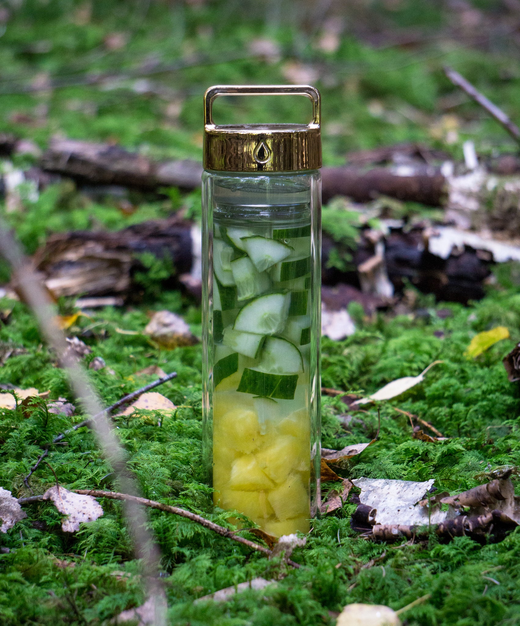 Cucumber & Pineapple Detox Water // @3.bunnies